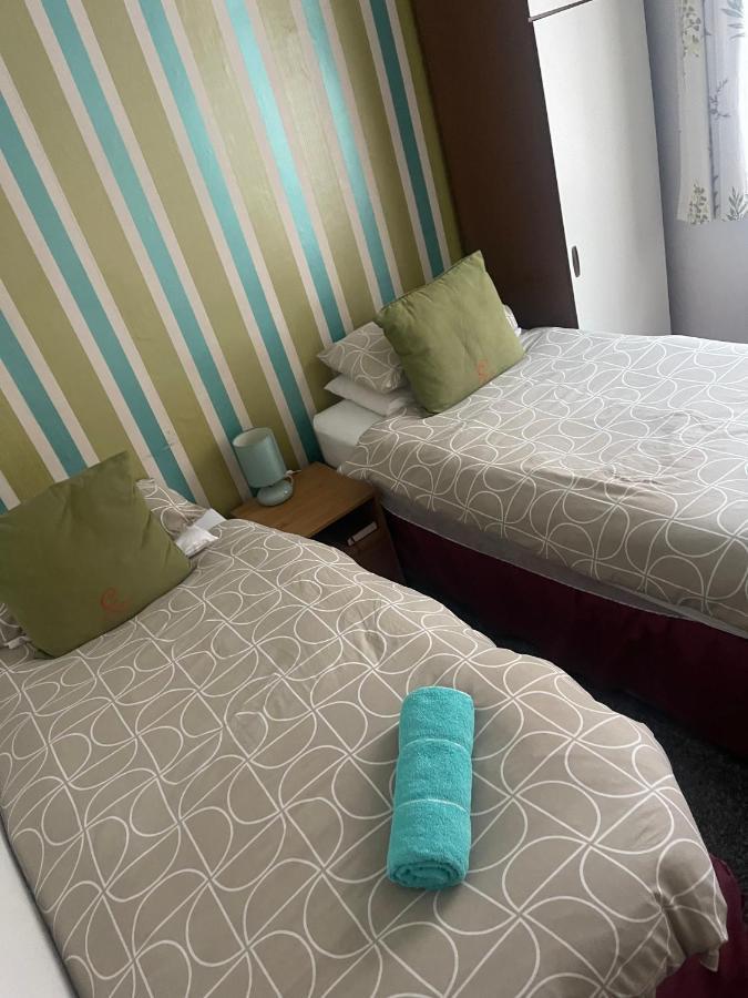 Uk Travel & Hospitality Ltd Ta Canberra Hotel Blackpool Bagian luar foto