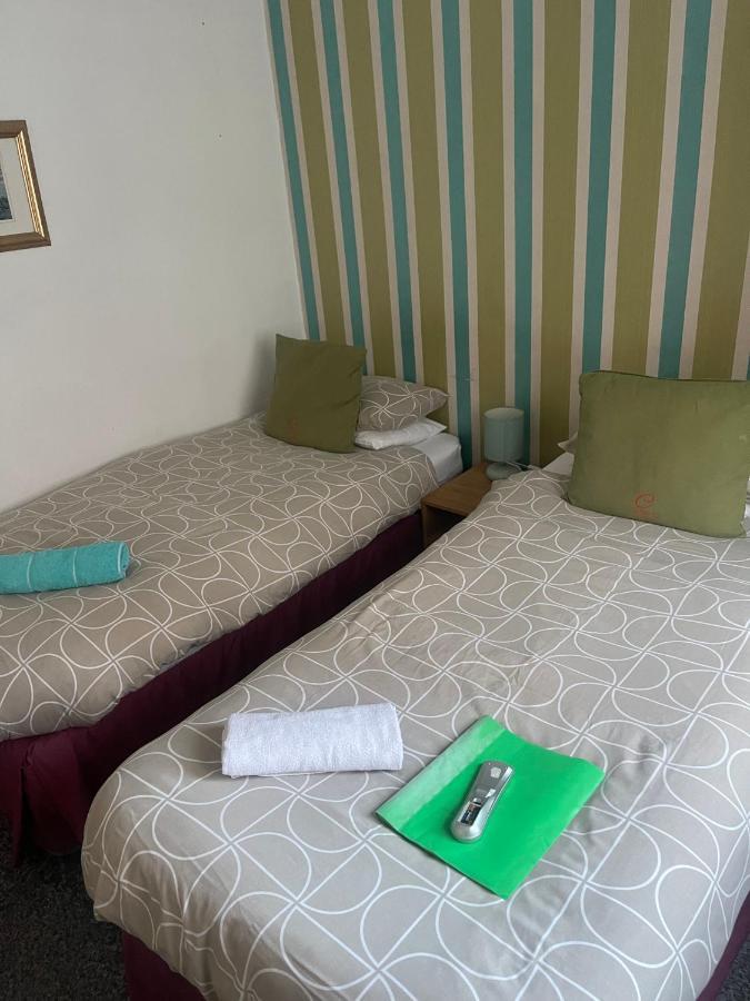 Uk Travel & Hospitality Ltd Ta Canberra Hotel Blackpool Bagian luar foto