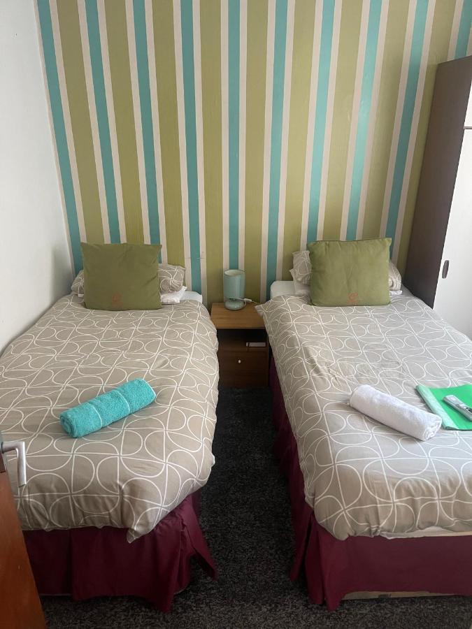 Uk Travel & Hospitality Ltd Ta Canberra Hotel Blackpool Bagian luar foto