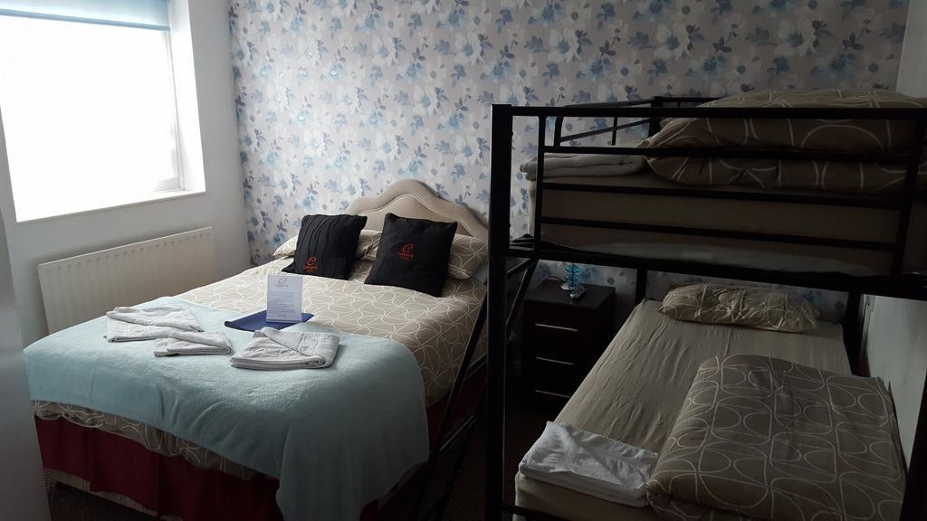 Uk Travel & Hospitality Ltd Ta Canberra Hotel Blackpool Bagian luar foto
