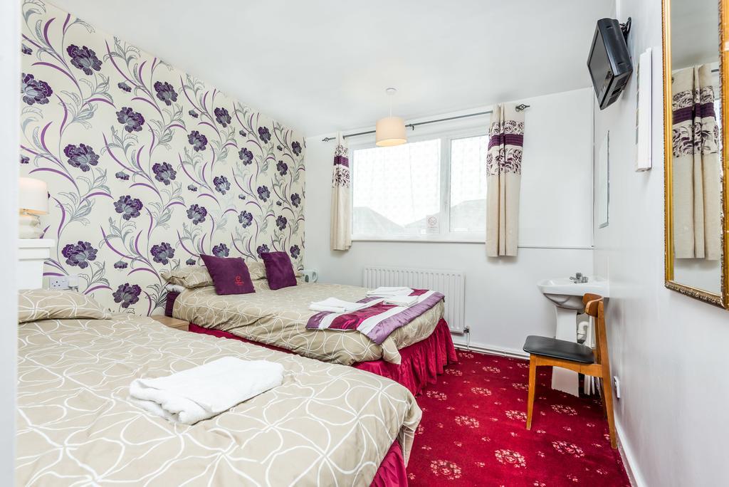 Uk Travel & Hospitality Ltd Ta Canberra Hotel Blackpool Bagian luar foto