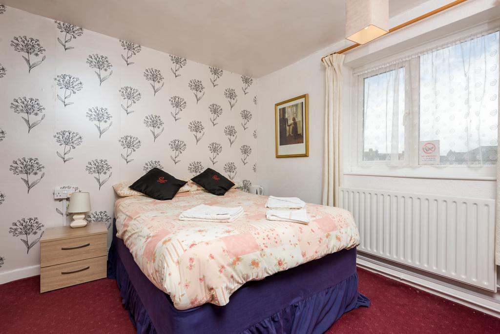 Uk Travel & Hospitality Ltd Ta Canberra Hotel Blackpool Bagian luar foto