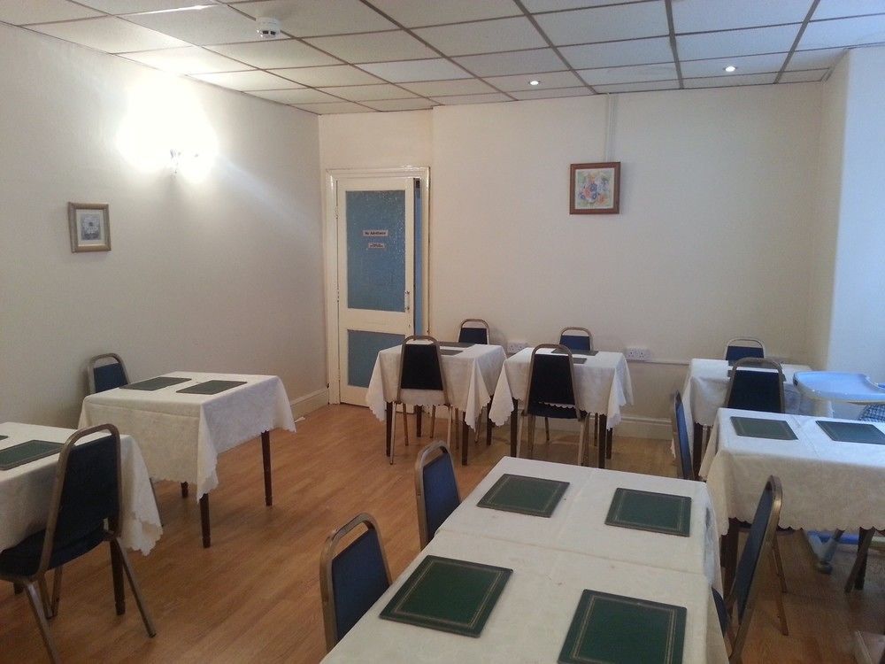 Uk Travel & Hospitality Ltd Ta Canberra Hotel Blackpool Bagian luar foto