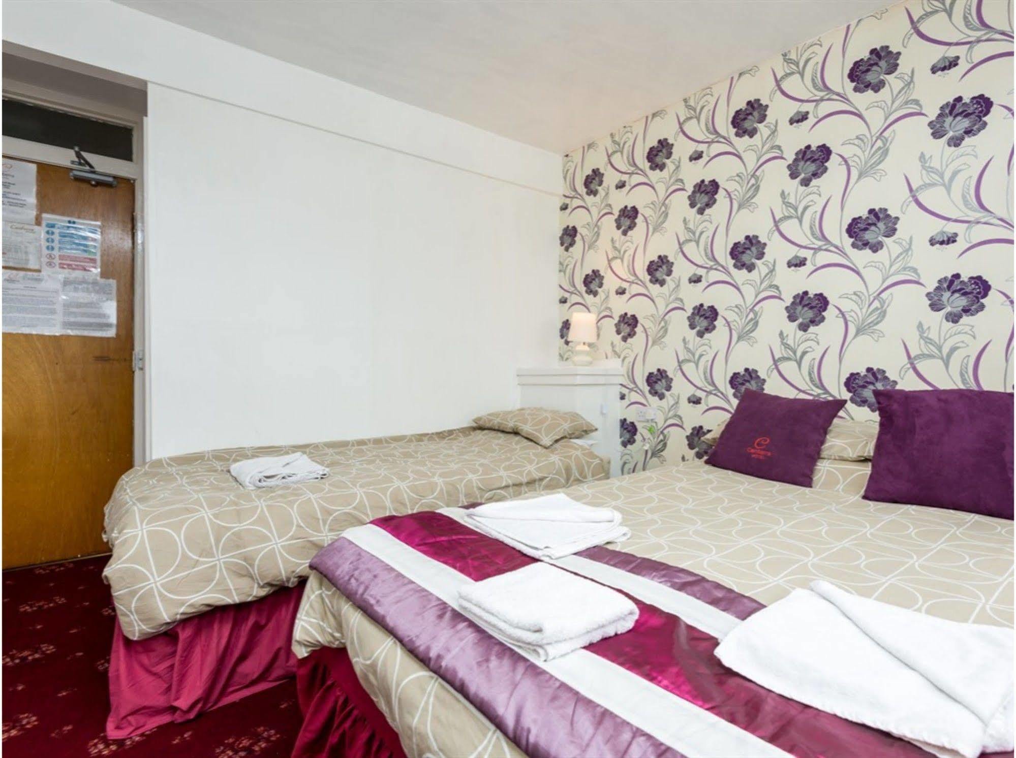Uk Travel & Hospitality Ltd Ta Canberra Hotel Blackpool Bagian luar foto