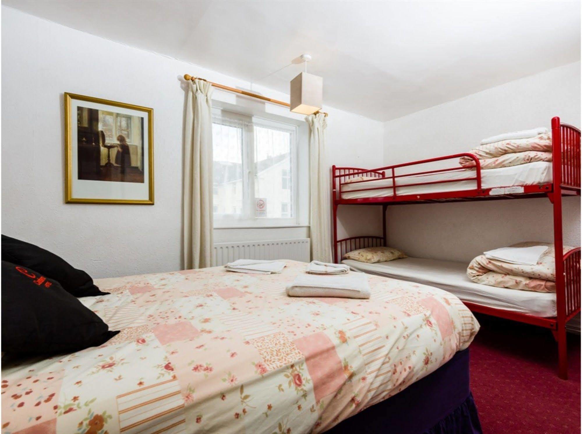 Uk Travel & Hospitality Ltd Ta Canberra Hotel Blackpool Bagian luar foto