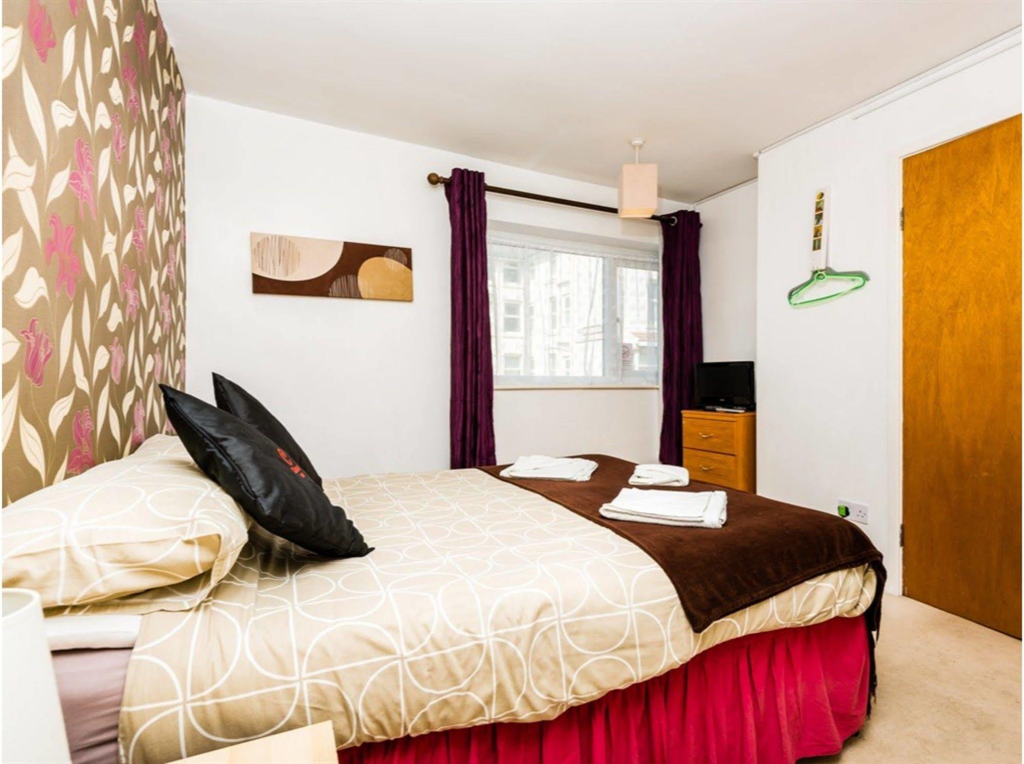 Uk Travel & Hospitality Ltd Ta Canberra Hotel Blackpool Bagian luar foto