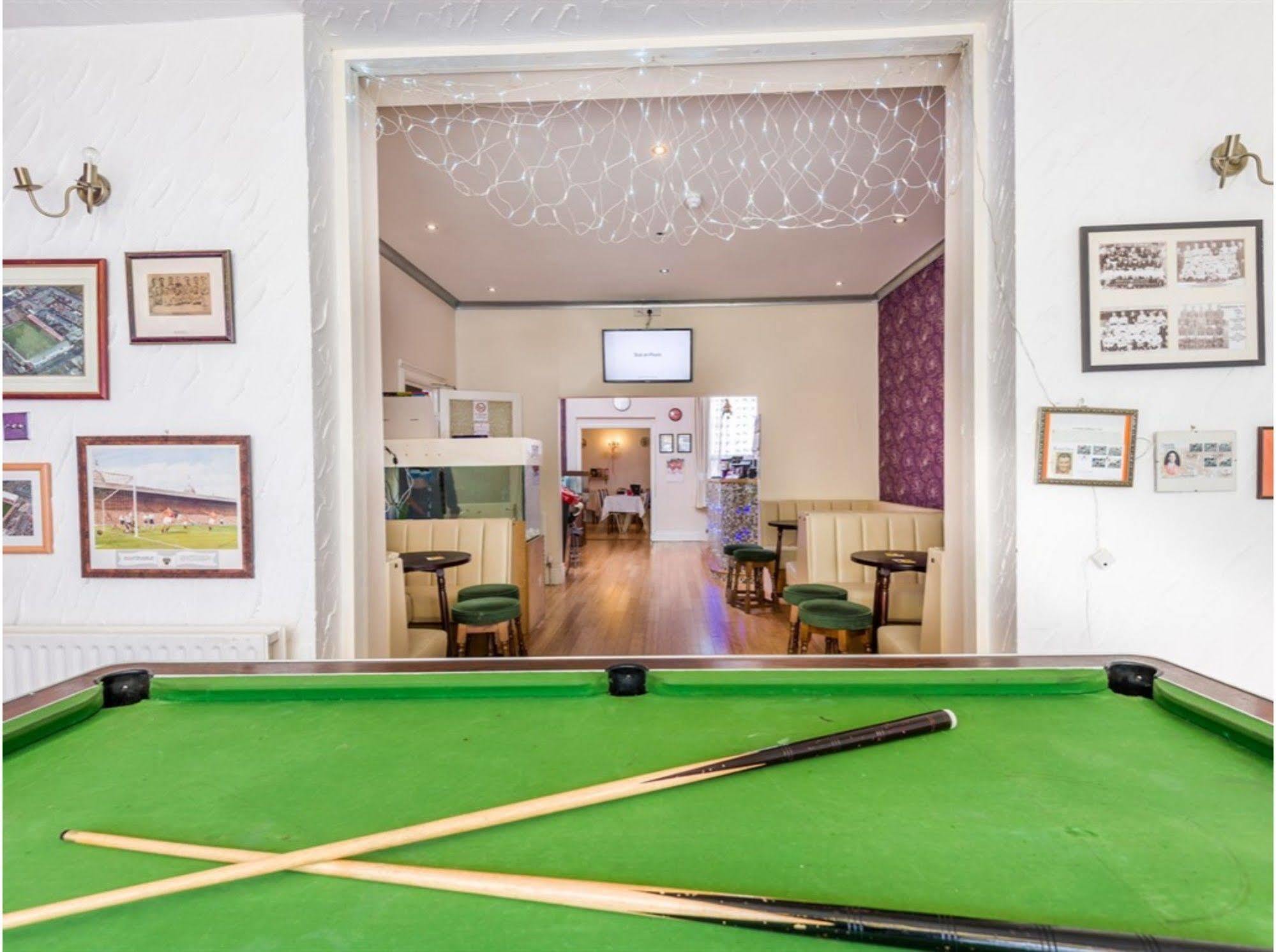 Uk Travel & Hospitality Ltd Ta Canberra Hotel Blackpool Bagian luar foto